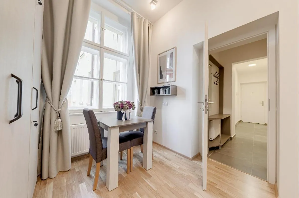 Maison 1832 Apartment C Prague