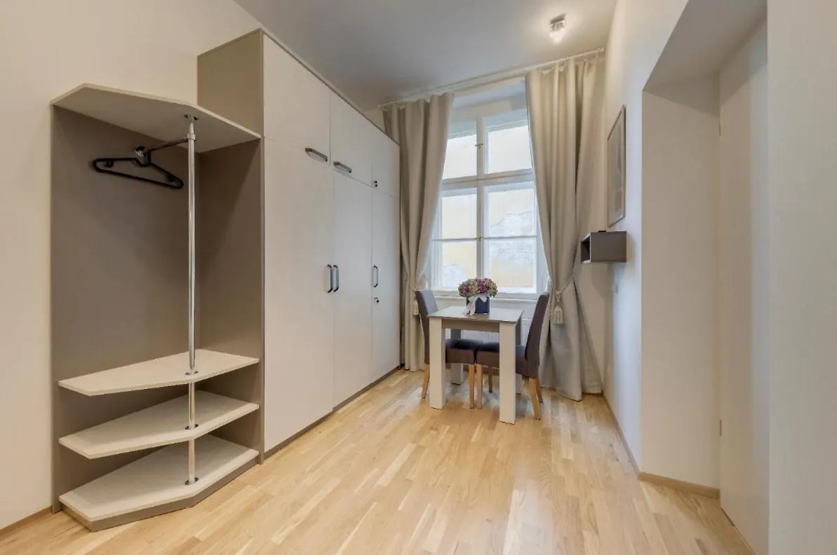 Maison 1832 Apartment C Prague