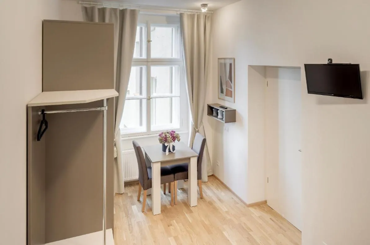 Maison 1832 Apartment C Прага