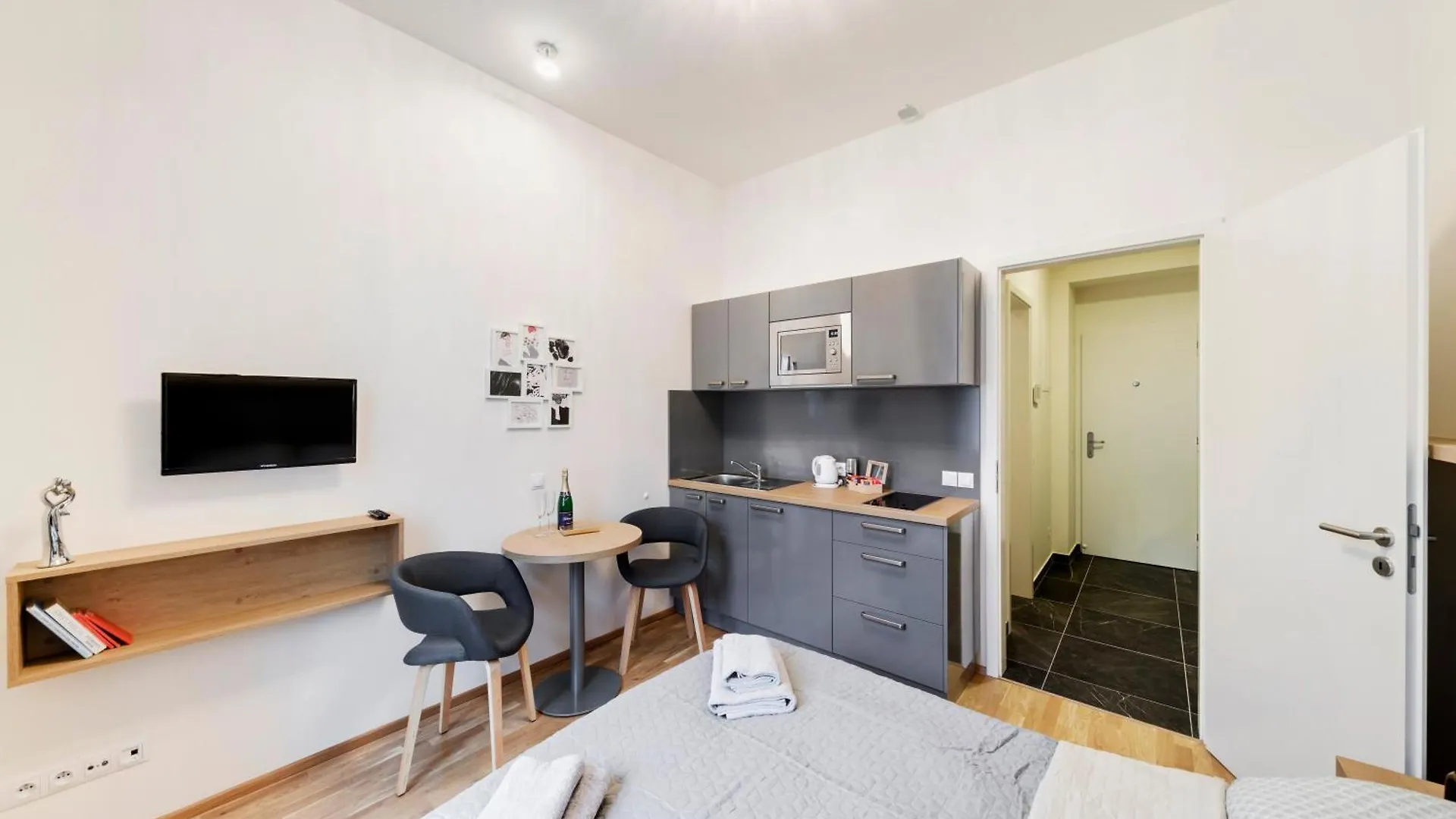 Maison 1832 Apartment C Прага